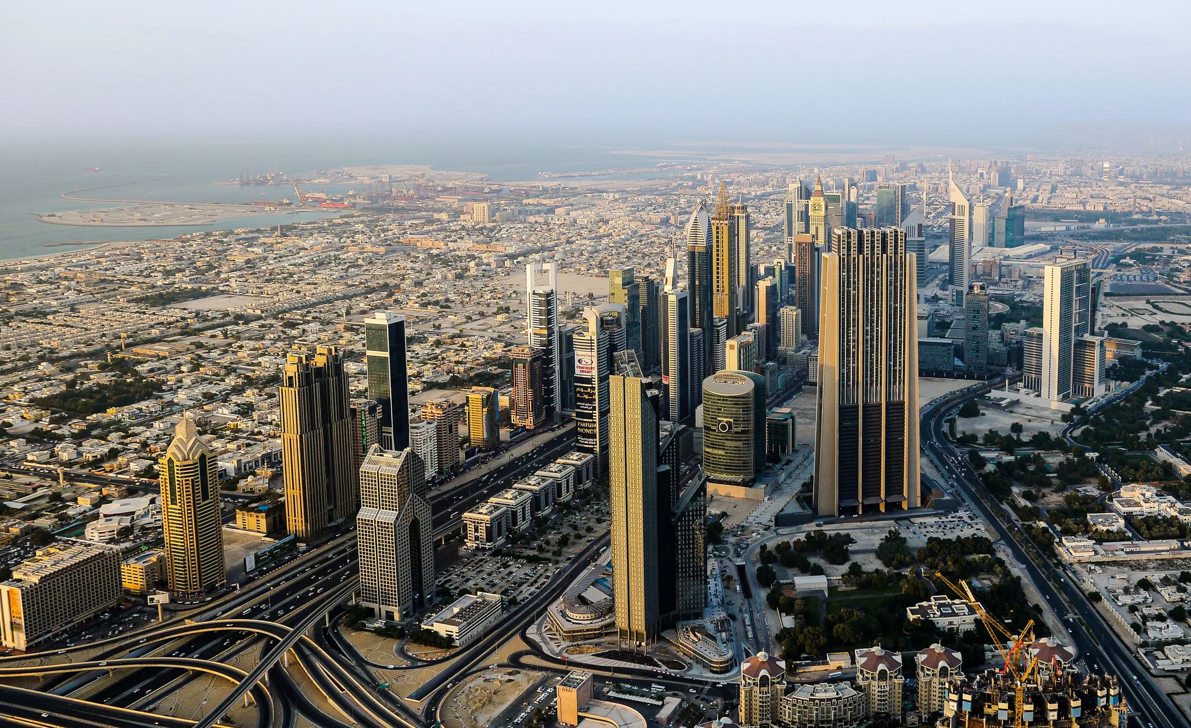 How many free zones are in Dubai and the UAE? Detailed guide